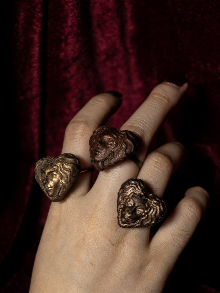 Carmilla Resin Ring