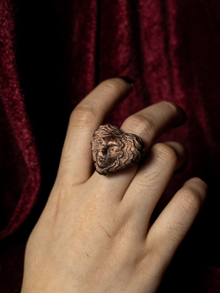 Carmilla Resin Ring