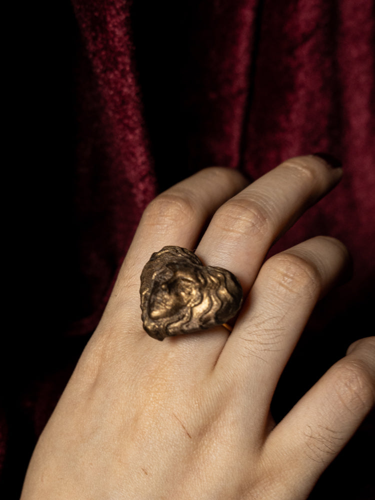 Carmilla Resin Ring