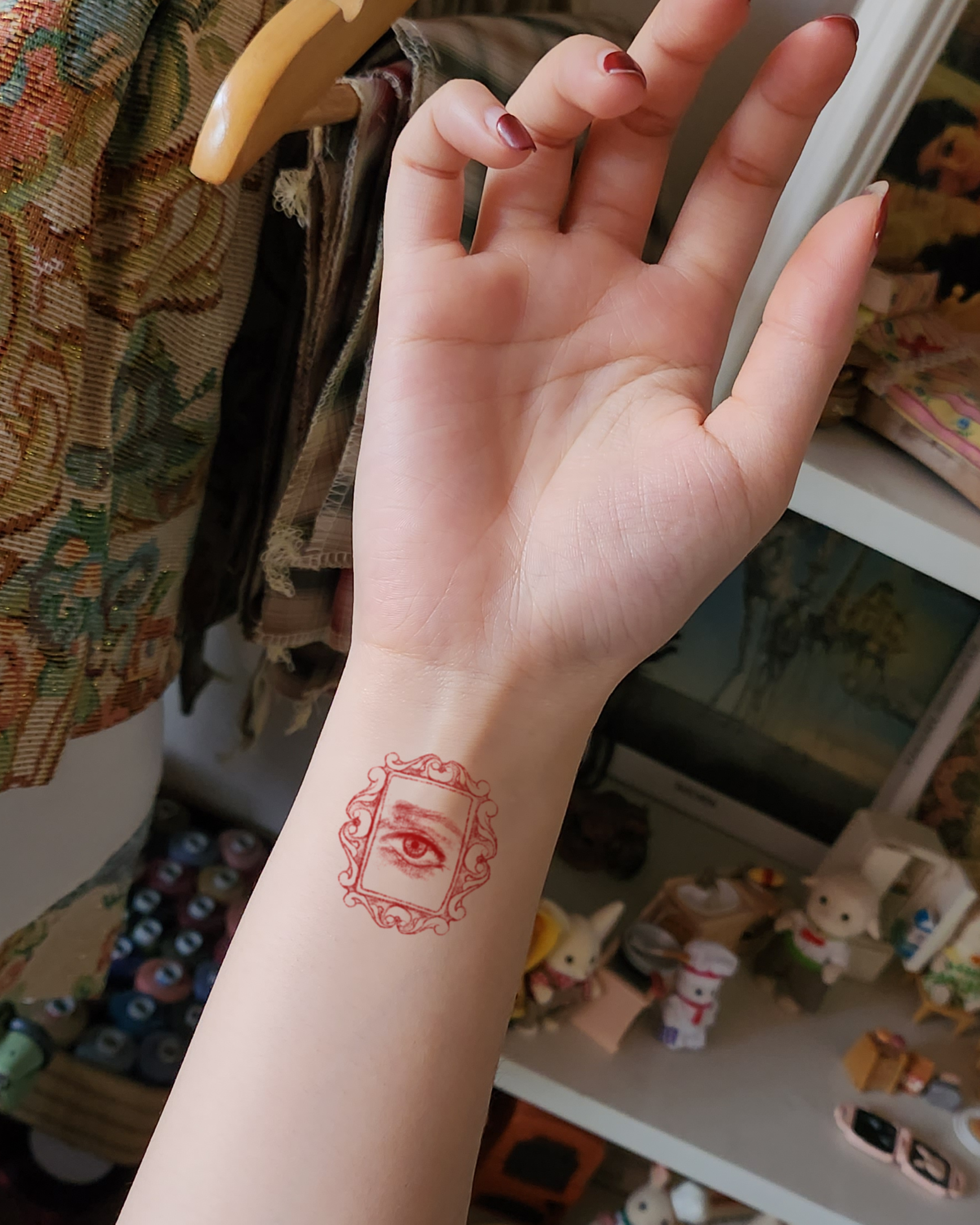 Lover's Eyes Temporary Tattoos