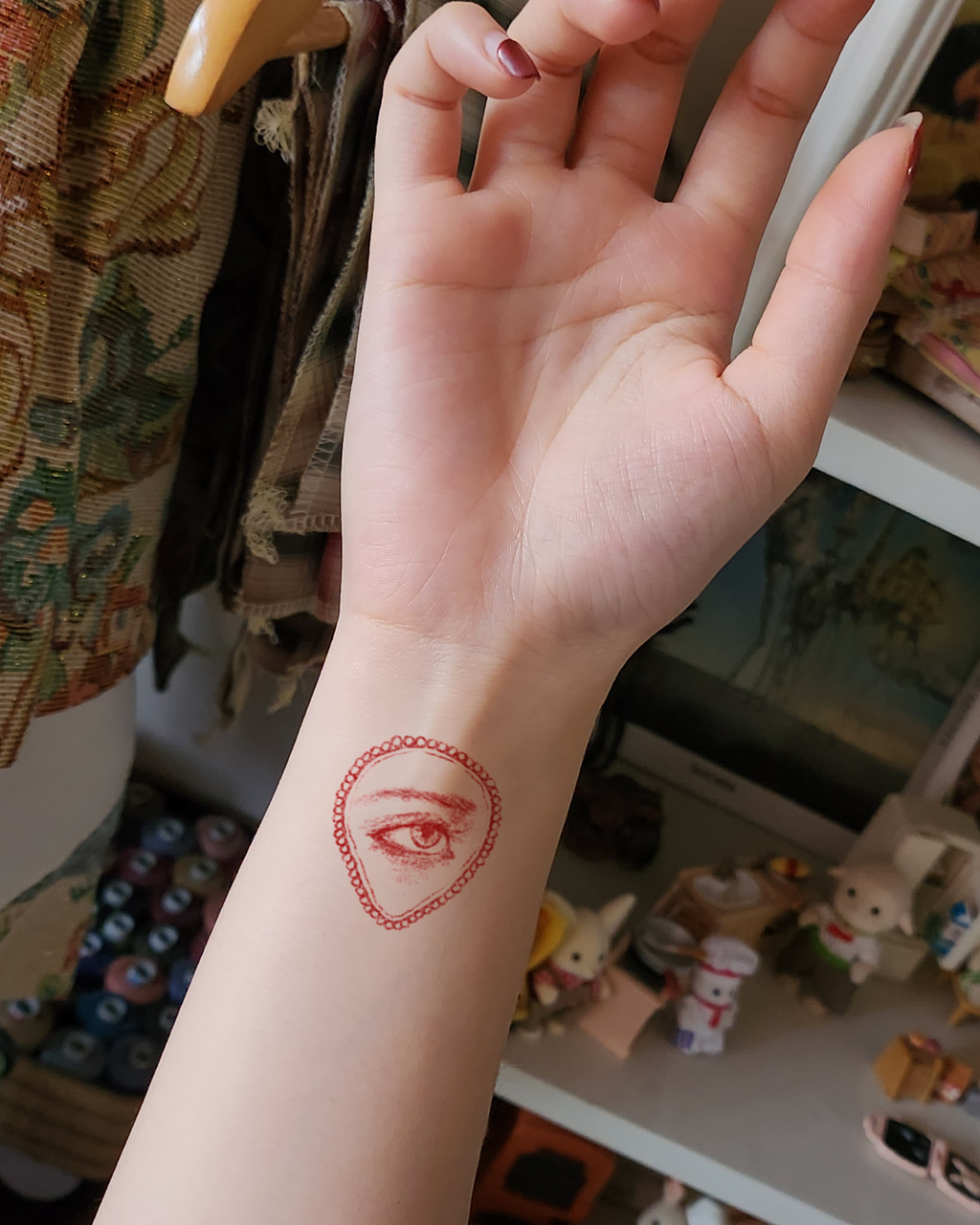 Lover's Eyes Temporary Tattoos