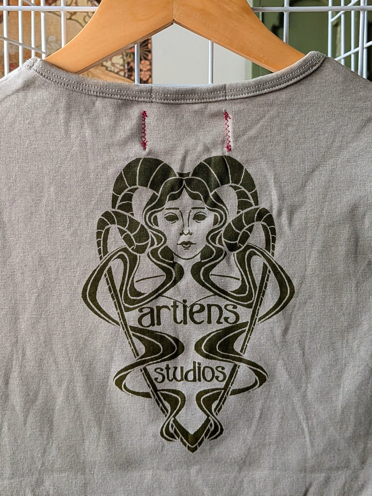 Revenir De Nouveau Fitted Tee